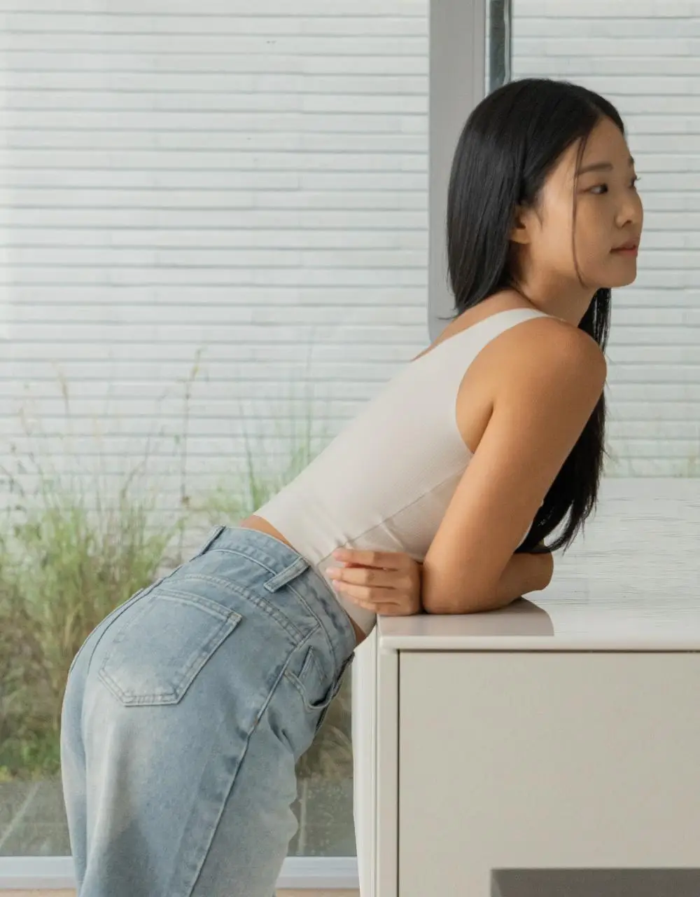 마른파이브 쉬어 V넥 브라탑 크롭 슬림핏 4colors (블랙/브라운/머스타드/베이지) 상세페이지 13