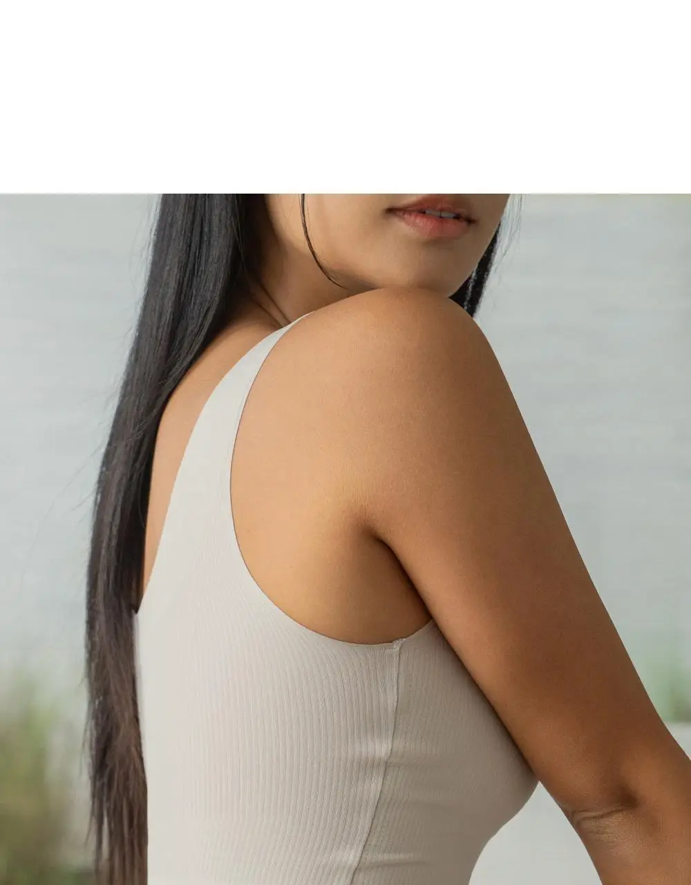마른파이브 쉬어 V넥 브라탑 크롭 슬림핏 4colors (블랙/브라운/머스타드/베이지) 상세페이지 30