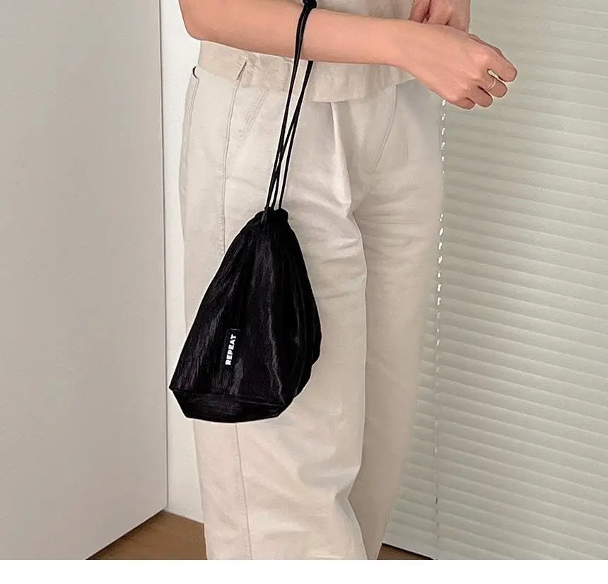 리핏 샤인 스트링 파우치 2size (2colors) 상세페이지 10