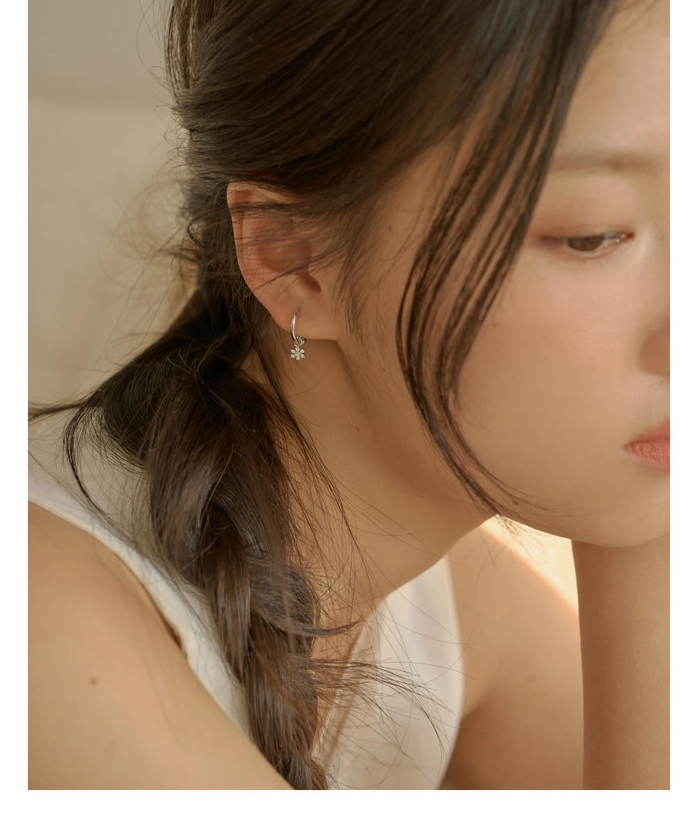더블유비엘 14k post 블룸 플라워 원터치 링 귀걸이 상세페이지 6
