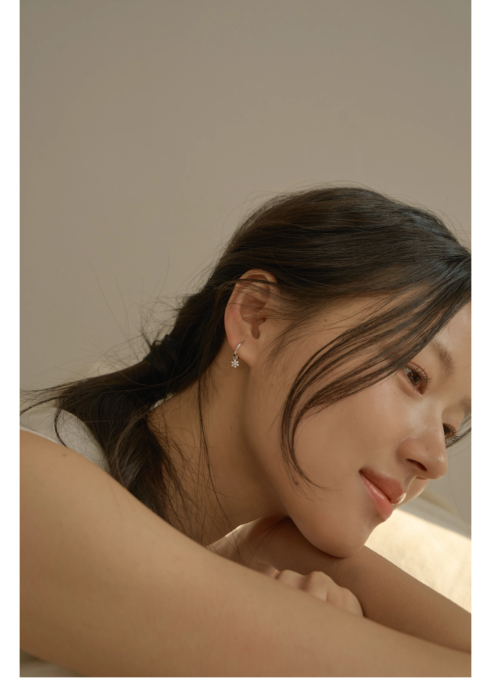 더블유비엘 14k post 블룸 플라워 원터치 링 귀걸이 상세페이지 10