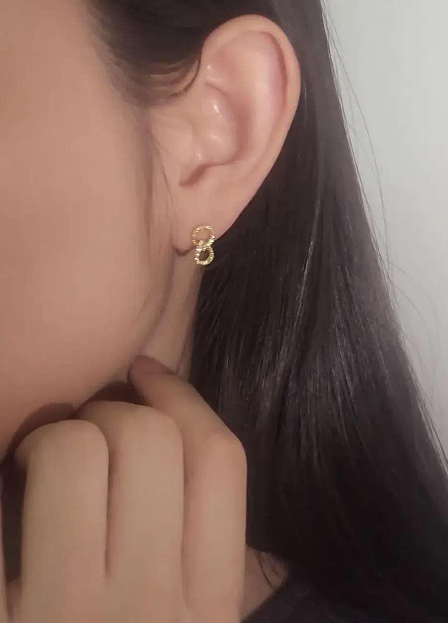더블유비엘 14k post 에나 더블 체인 큐빅 원터치 링귀걸이 상세페이지 2