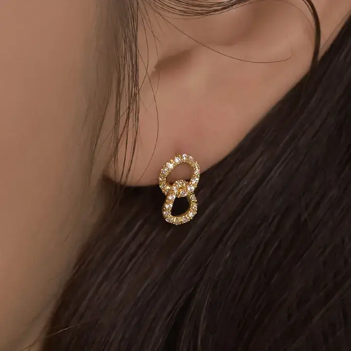 더블유비엘 14k post 에나 더블 체인 큐빅 원터치 링귀걸이