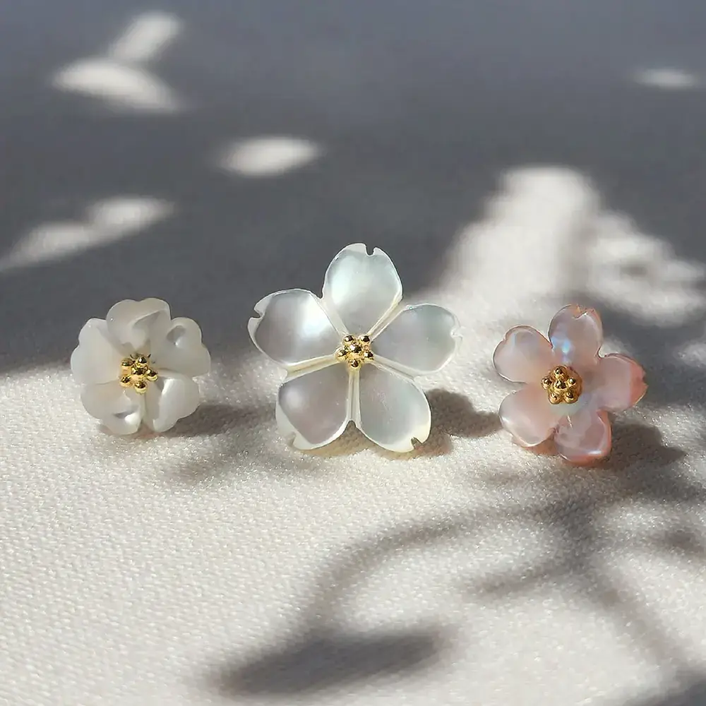 14k 잔느 자개꽃 귀걸이 (윙블링)