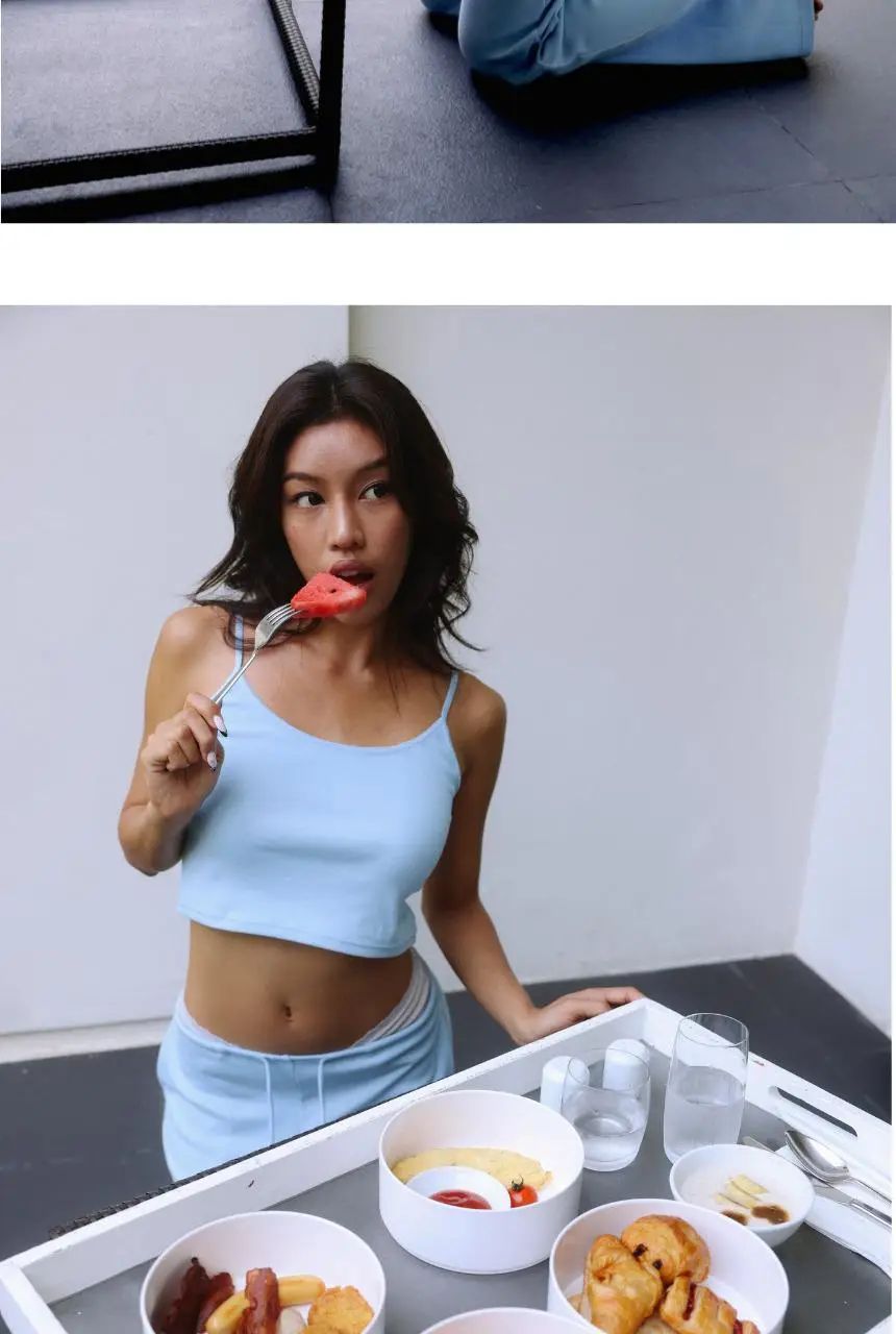 고블린웨어 레이스 크롭 슬리브리스 탑 (2colors) (크림/블루) 상세페이지 3