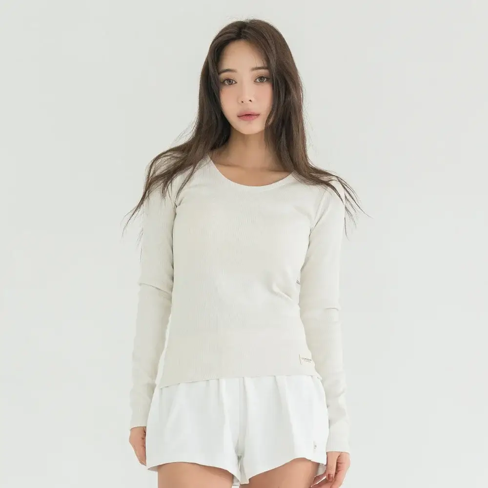 도로시와 미니멀 가먼츠 골지 긴팔 상의